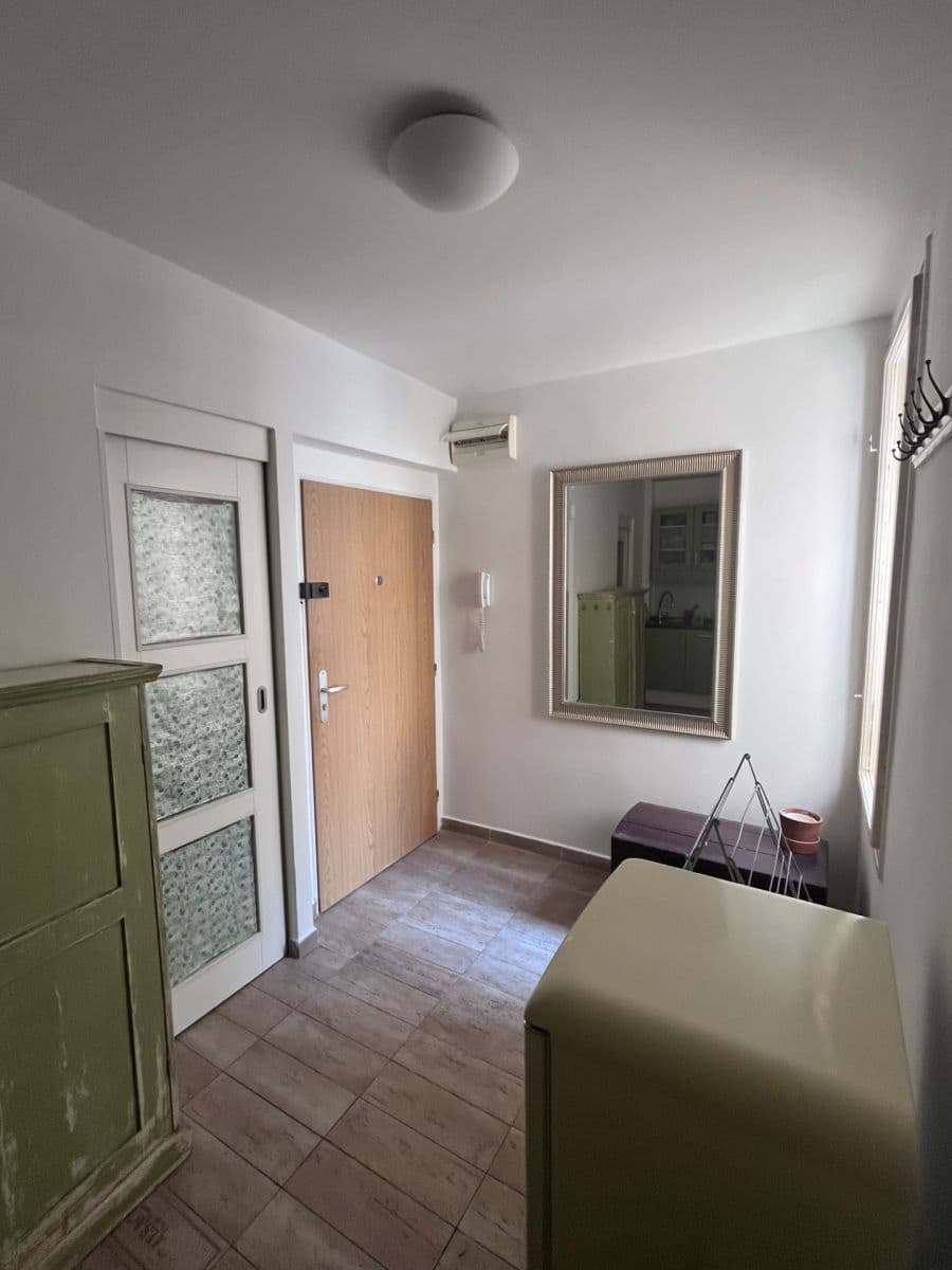 Pronájem bytu 1+kk 35 m², Veletržní, Praha, Praha Pronájem bytu 1+kk 35 m², Veletržní, Praha, Praha