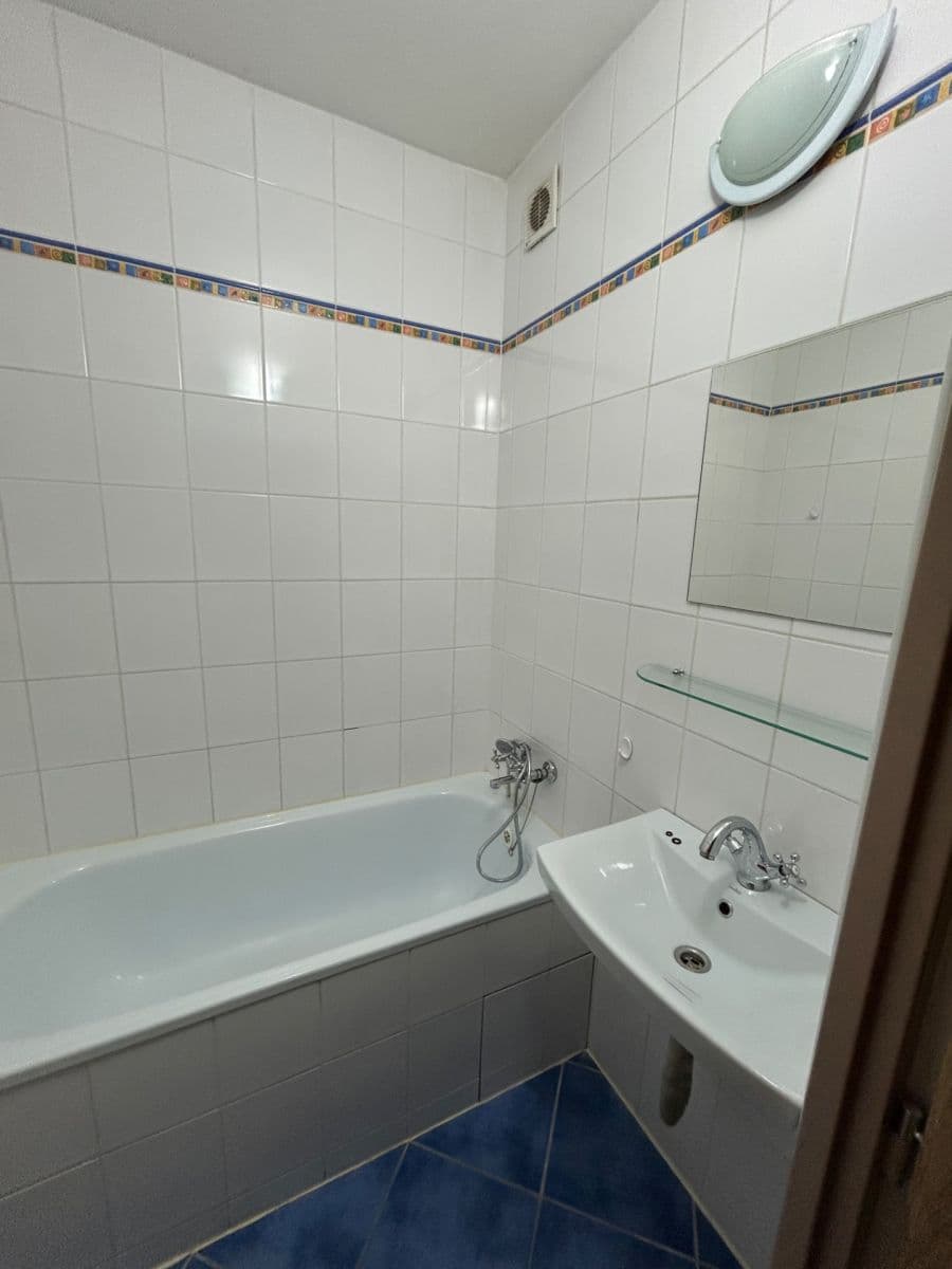 Prodej bytu 1+1 41 m², Hviezdna, Nitra, Nitriansky kraj Prodej bytu 1+1 41 m², Hviezdna, Nitra, Nitriansky kraj