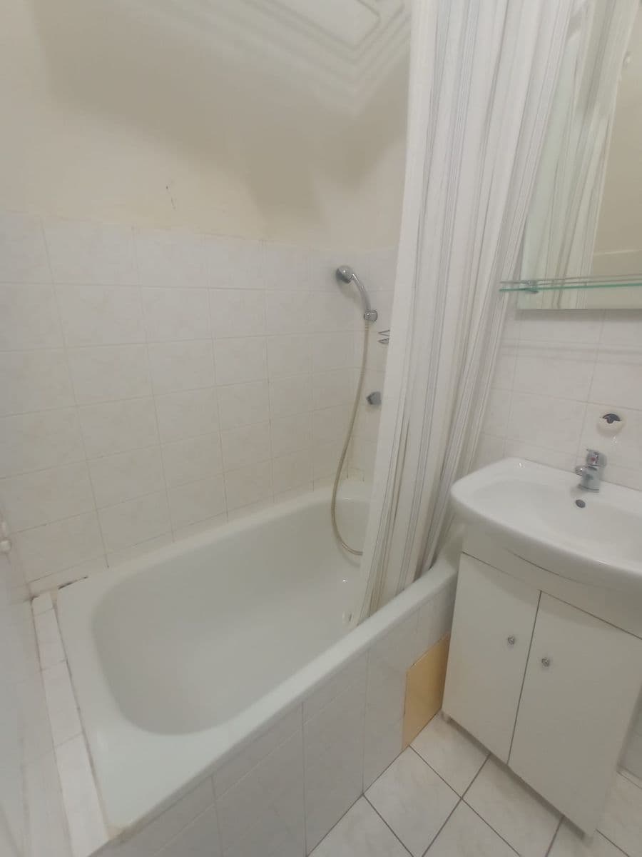 Pronájem bytu 2+1 48 m², Dr. Šavrdy, Ostrava, Moravskoslezský kraj Pronájem bytu 2+1 48 m², Dr. Šavrdy, Ostrava, Moravskoslezský kraj