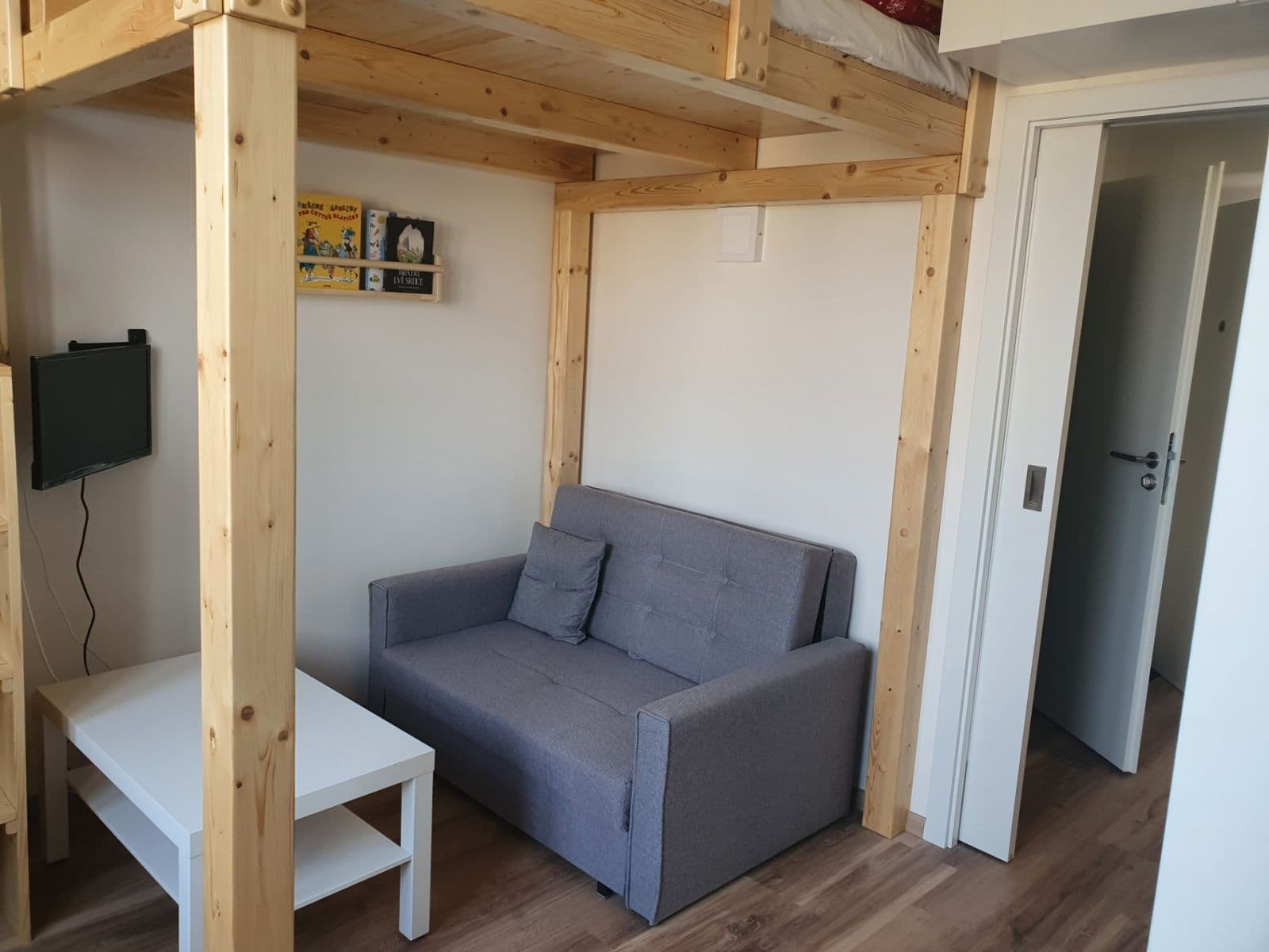 Pronájem bytu 1+kk 21 m², náměstí Dr. Václava Holého, Praha, Praha Pronájem bytu 1+kk 21 m², náměstí Dr. Václava Holého, Praha, Praha