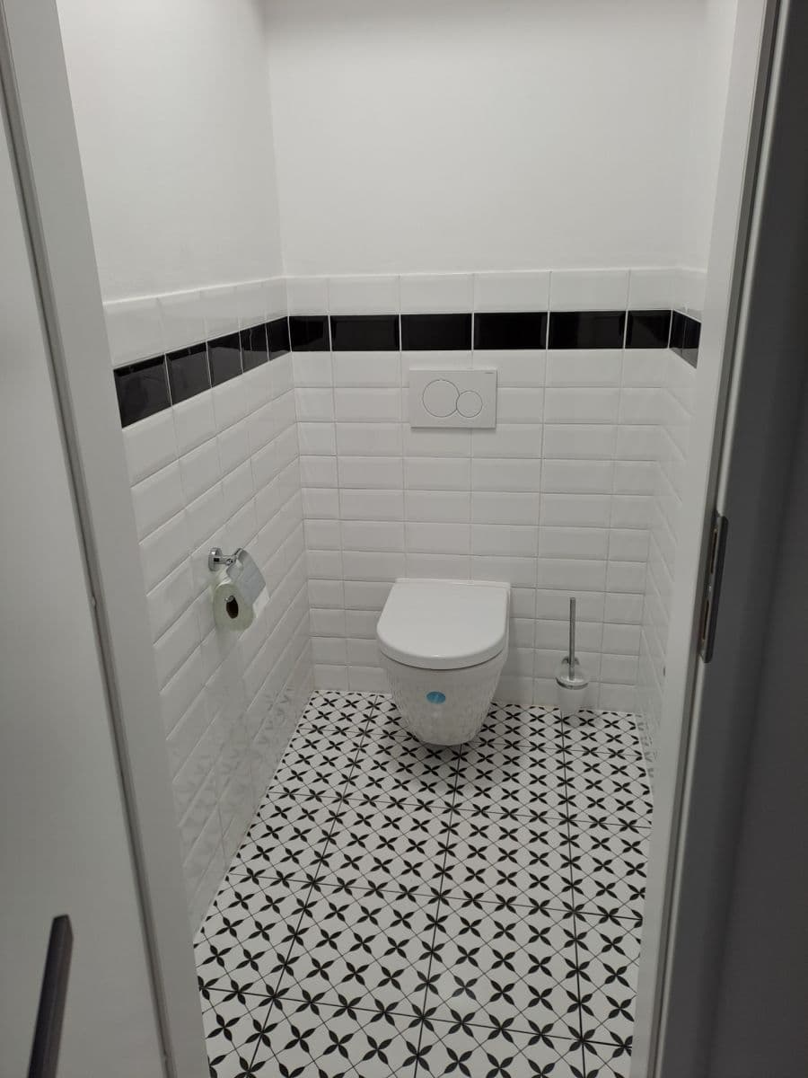 Pronájem bytu 2+kk 48 m², Za rybníkem, Lišany, Středočeský kraj Pronájem bytu 2+kk 48 m², Za rybníkem, Lišany, Středočeský kraj