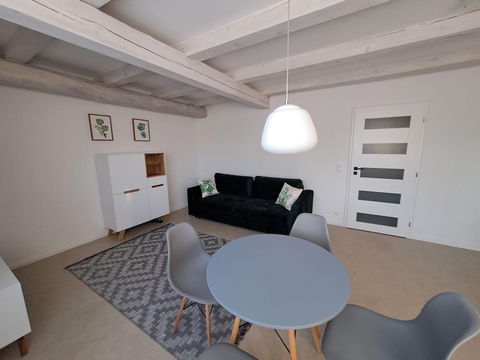 Pronájem bytu 2+kk 48 m², Za rybníkem, Lišany, Středočeský kraj Pronájem bytu 2+kk 48 m², Za rybníkem, Lišany, Středočeský kraj