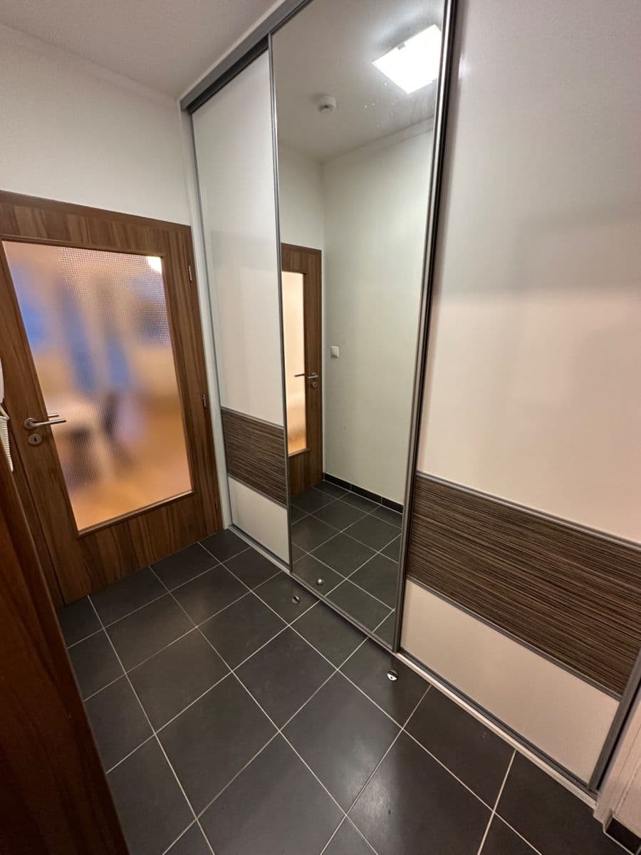 Pronájem bytu 2+kk 50 m², Mírového hnutí, Praha, Praha Pronájem bytu 2+kk 50 m², Mírového hnutí, Praha, Praha