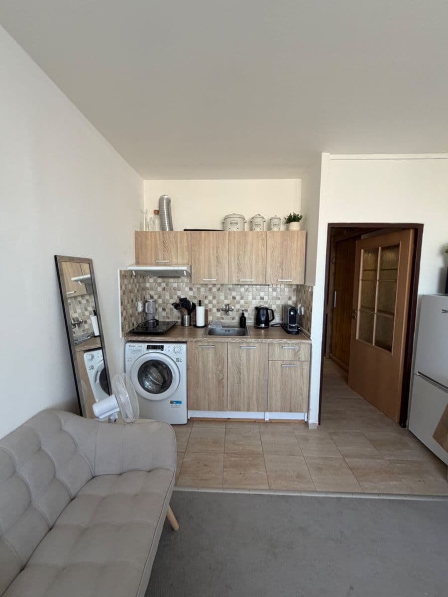 Pronájem bytu 1+kk 25 m², Jahodová, Praha, Praha Pronájem bytu 1+kk 25 m², Jahodová, Praha, Praha