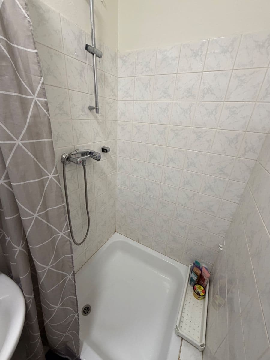 Pronájem bytu 1+kk 25 m², Jahodová, Praha, Praha Pronájem bytu 1+kk 25 m², Jahodová, Praha, Praha