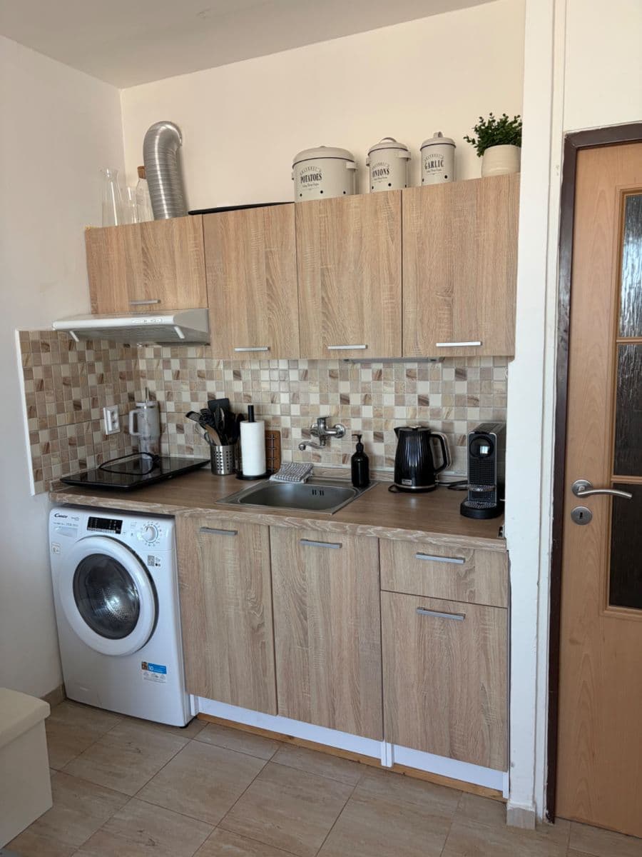 Pronájem bytu 1+kk 25 m², Jahodová, Praha, Praha Pronájem bytu 1+kk 25 m², Jahodová, Praha, Praha