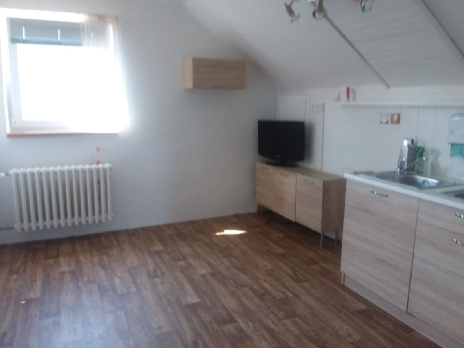 Pronájem domu 75 m², pozemek 150 m², Jaroměřská, Praha, Praha Pronájem domu 75 m², pozemek 150 m², Jaroměřská, Praha, Praha