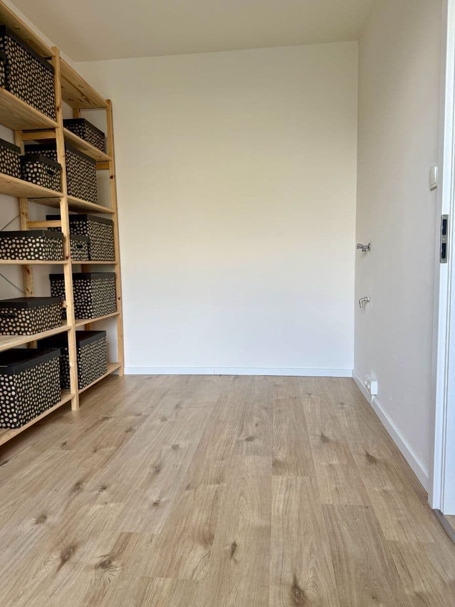 Pronájem bytu 4+1 84 m², Bzenecká, Plzeň, Plzeňský kraj Pronájem bytu 4+1 84 m², Bzenecká, Plzeň, Plzeňský kraj