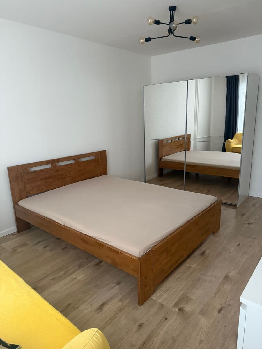 Pronájem bytu 4+1 84 m², Bzenecká, Plzeň, Plzeňský kraj Pronájem bytu 4+1 84 m², Bzenecká, Plzeň, Plzeňský kraj