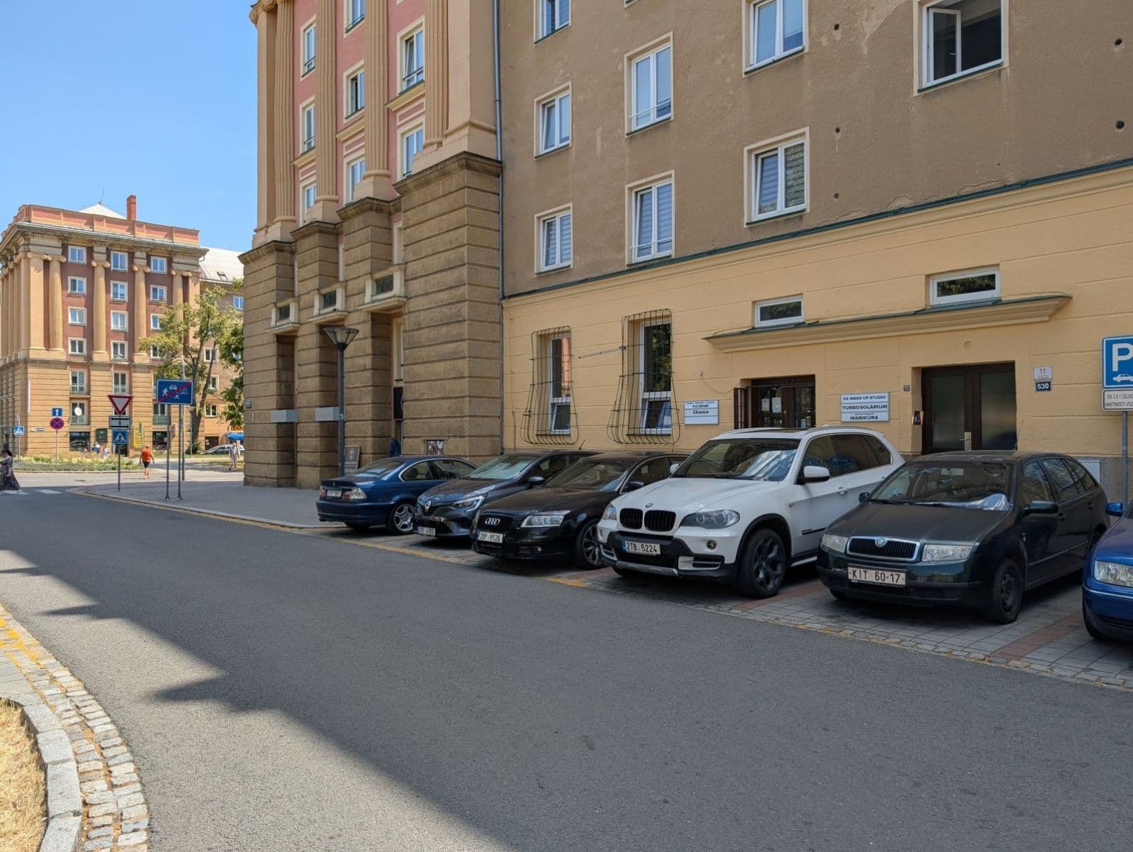 Pronájem kanceláře 12 m², Alšovo náměstí, Ostrava, Moravskoslezský kraj Pronájem kanceláře 12 m², Alšovo náměstí, Ostrava, Moravskoslezský kraj