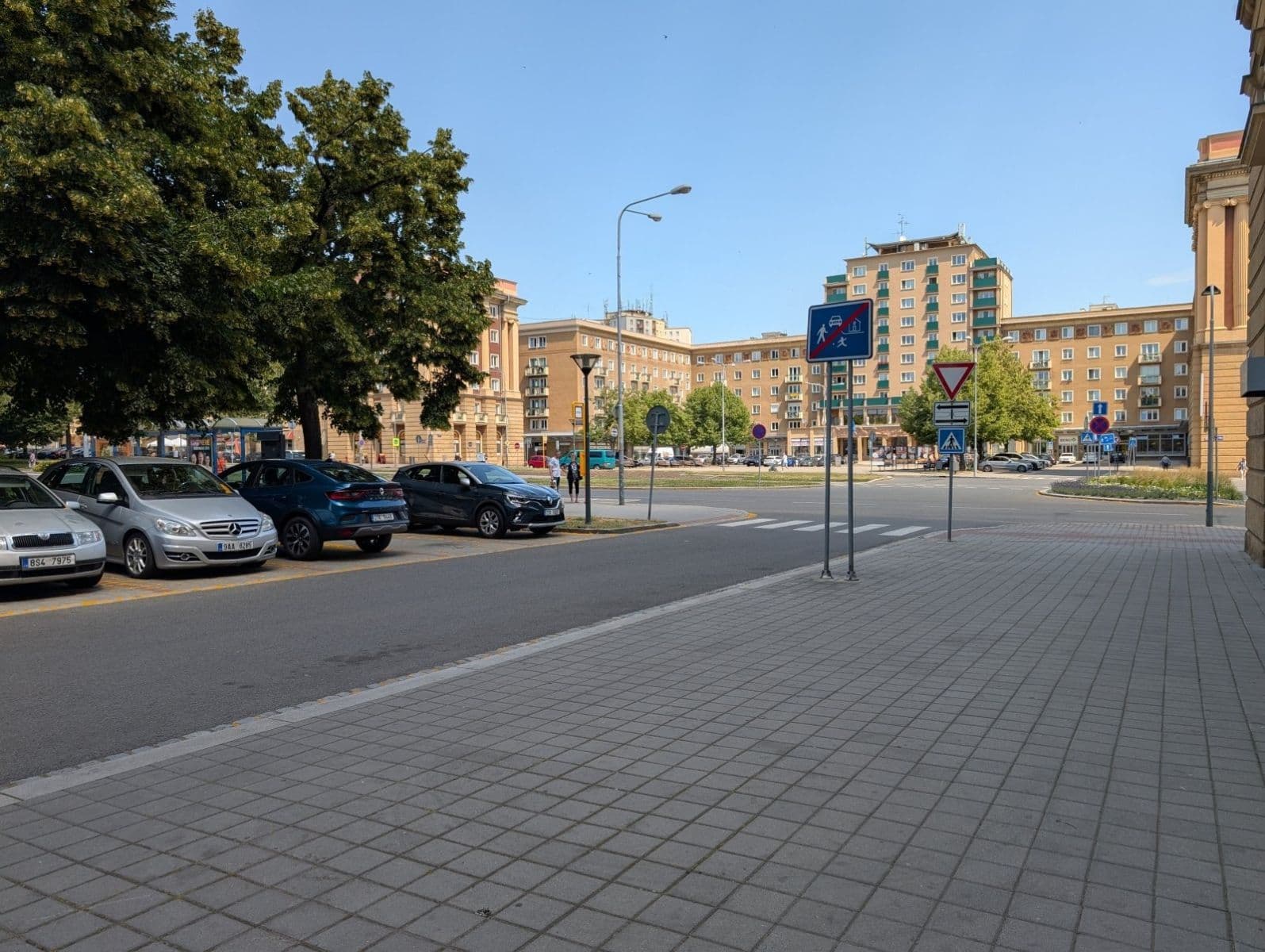 Pronájem kanceláře 12 m², Alšovo náměstí, Ostrava, Moravskoslezský kraj Pronájem kanceláře 12 m², Alšovo náměstí, Ostrava, Moravskoslezský kraj