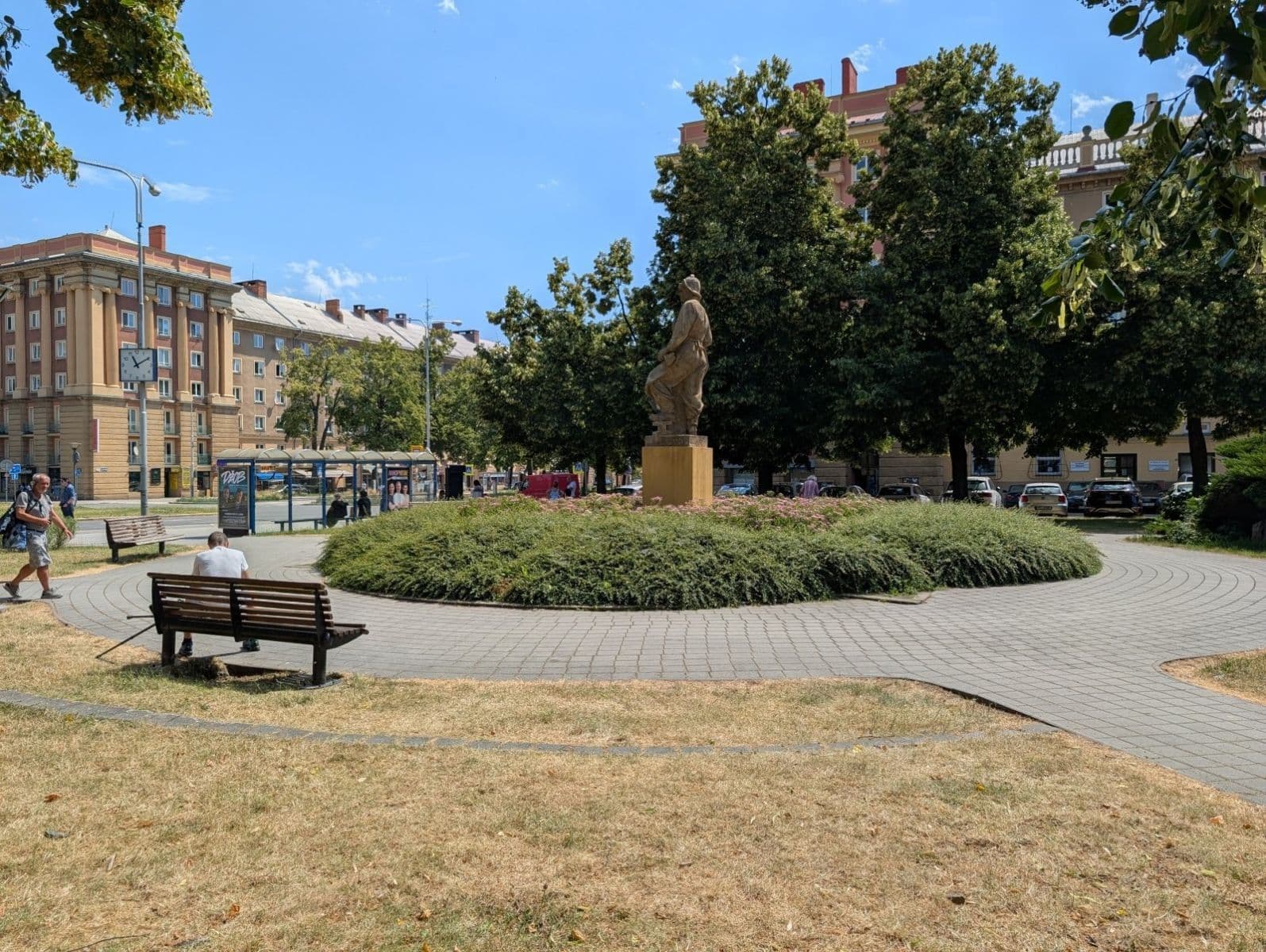 Pronájem kanceláře 12 m², Alšovo náměstí, Ostrava, Moravskoslezský kraj Pronájem kanceláře 12 m², Alšovo náměstí, Ostrava, Moravskoslezský kraj