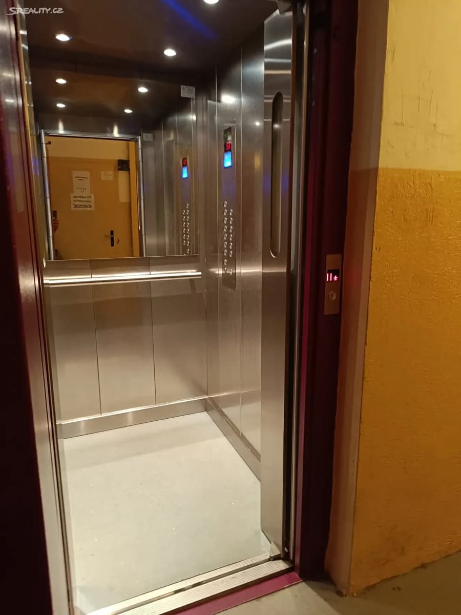 Pronájem bytu 1+kk 29 m², Na Vršku, Jablonec nad Nisou, Liberecký kraj Pronájem bytu 1+kk 29 m², Na Vršku, Jablonec nad Nisou, Liberecký kraj