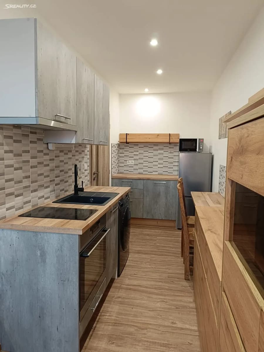 Pronájem bytu 1+kk 29 m², Na Vršku, Jablonec nad Nisou, Liberecký kraj Pronájem bytu 1+kk 29 m², Na Vršku, Jablonec nad Nisou, Liberecký kraj