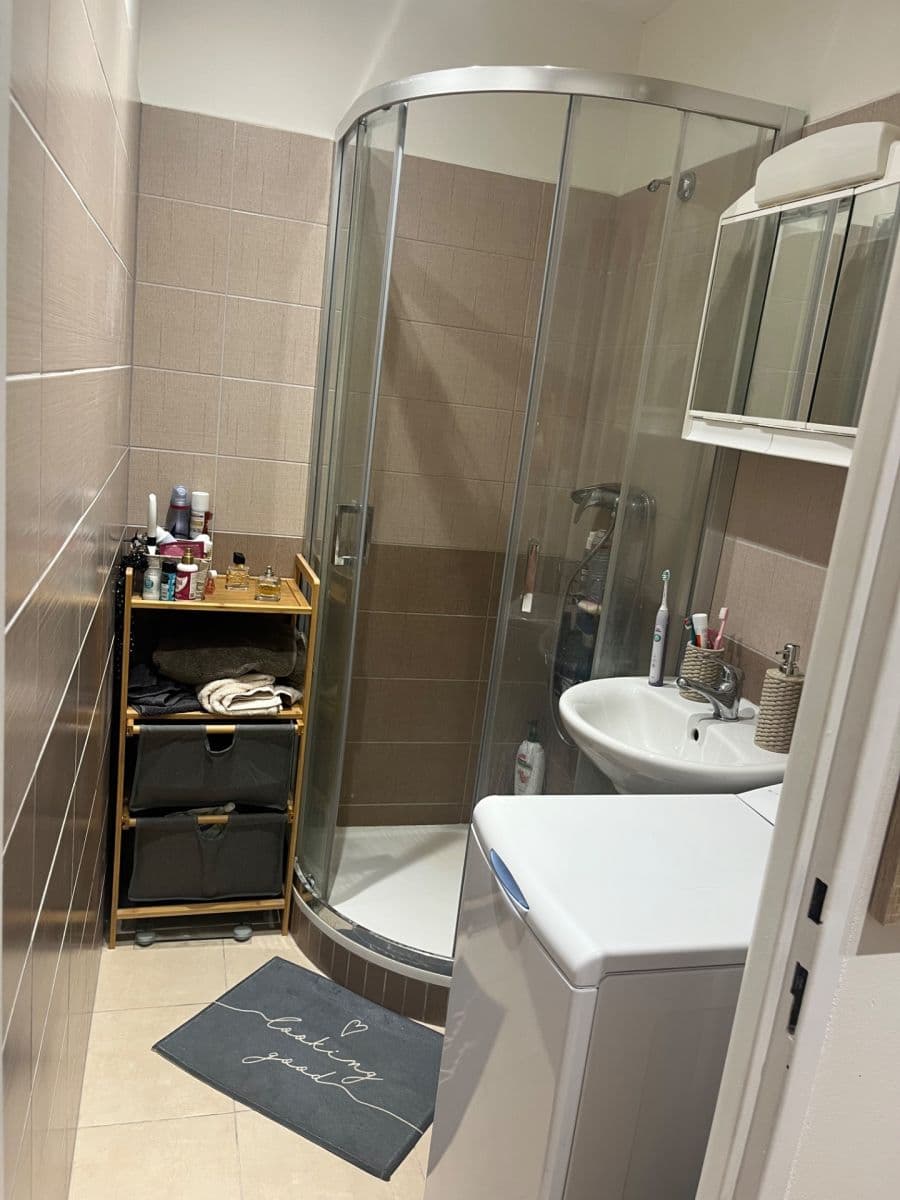 Pronájem bytu 1+1 33 m², Košťálkova, Praha, Praha Pronájem bytu 1+1 33 m², Košťálkova, Praha, Praha