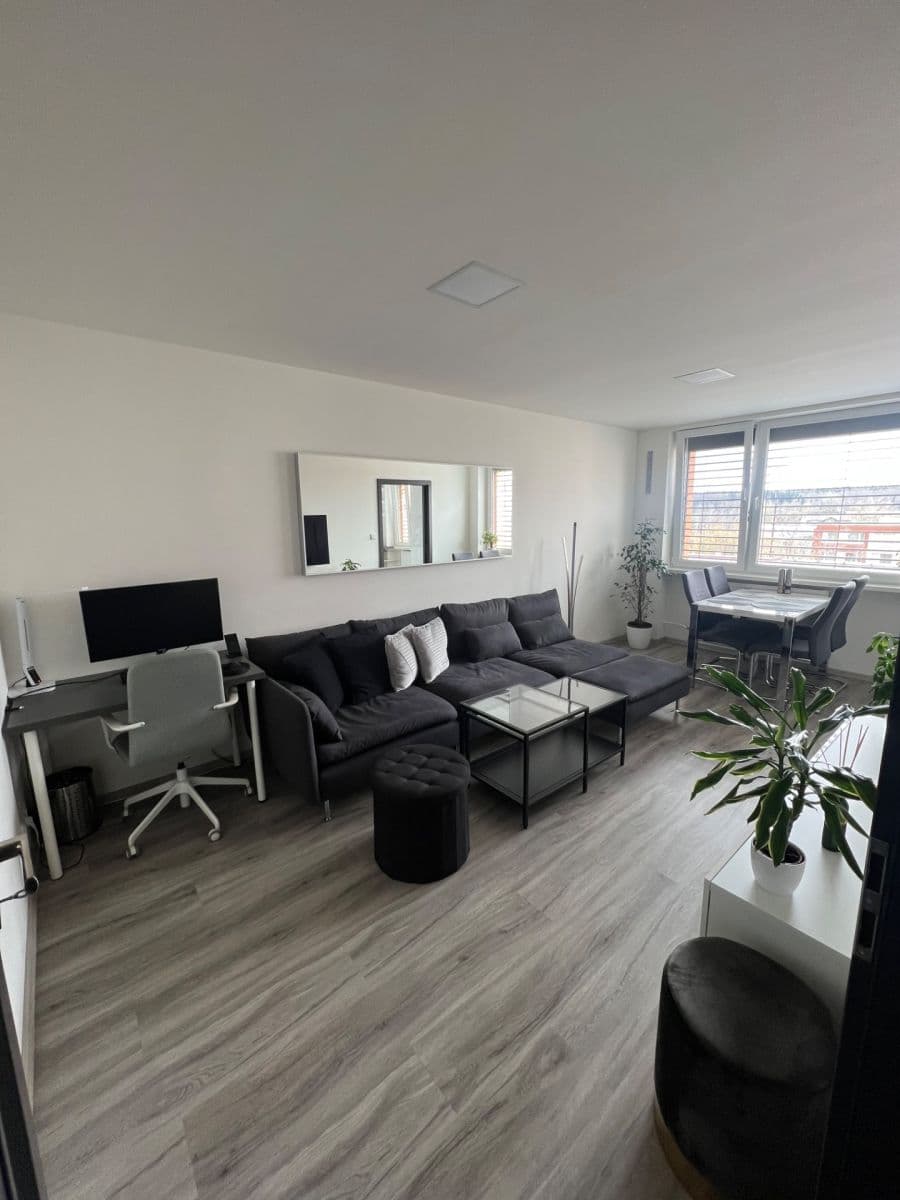 Pronájem bytu 2+1 52 m², Francouzská, Kladno, Středočeský kraj Pronájem bytu 2+1 52 m², Francouzská, Kladno, Středočeský kraj