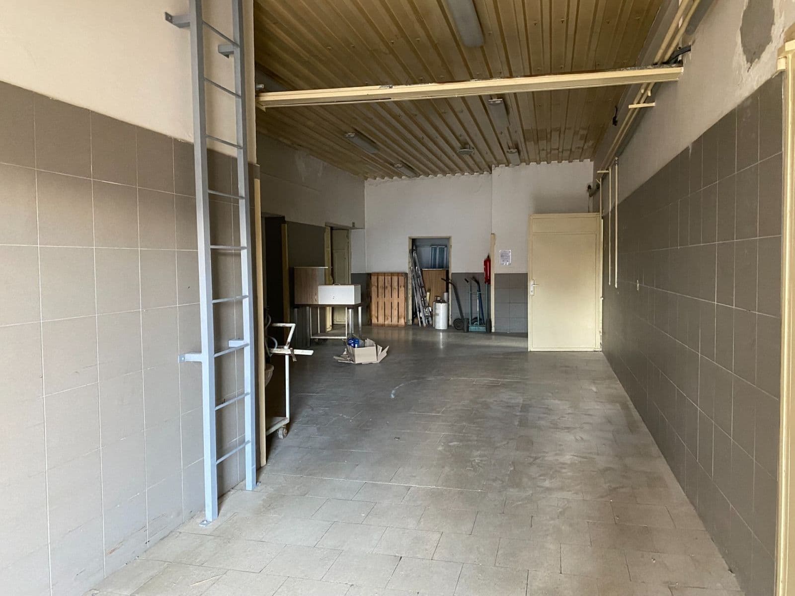 Pronájem nebytového prostoru 255 m², Městečko, Ždánice, Jihomoravský kraj Pronájem nebytového prostoru 255 m², Městečko, Ždánice, Jihomoravský kraj