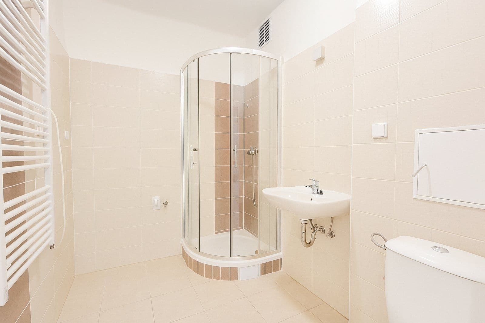 Pronájem bytu 1+kk 37 m², Hlavní třída, Havířov, Moravskoslezský kraj Pronájem bytu 1+kk 37 m², Hlavní třída, Havířov, Moravskoslezský kraj