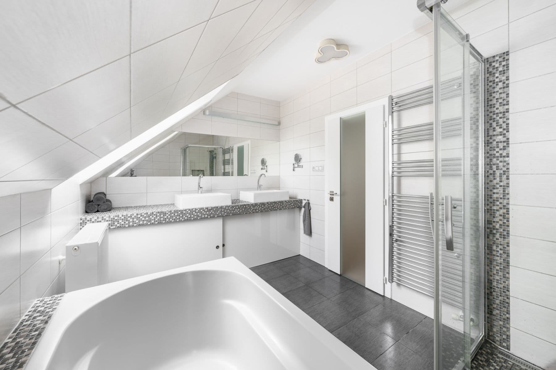 Prodej domu 246 m², pozemek 2.061 m², K Přívozu, Zdiby, Středočeský kraj Prodej domu 246 m², pozemek 2.061 m², K Přívozu, Zdiby, Středočeský kraj