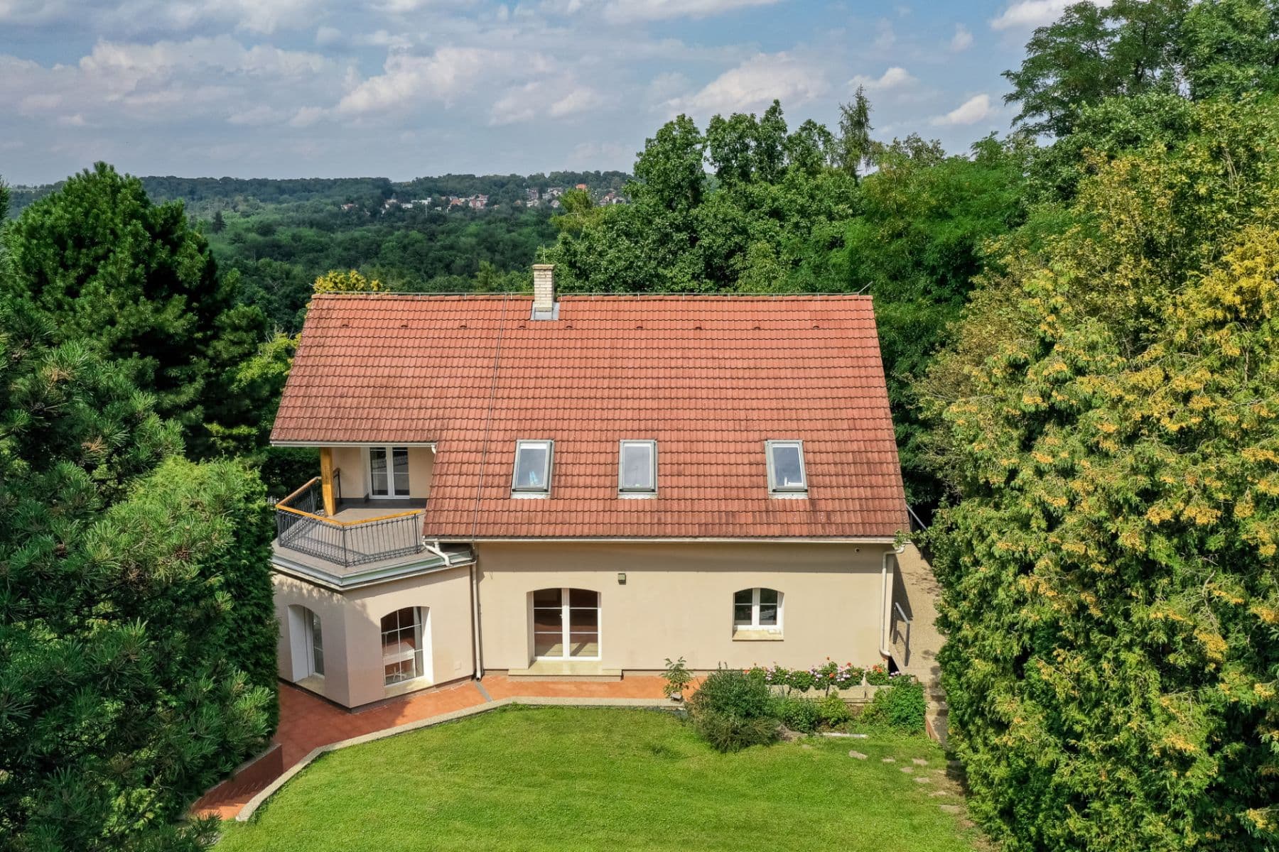 Prodej domu 246 m², pozemek 2.061 m², K Přívozu, Zdiby, Středočeský kraj Prodej domu 246 m², pozemek 2.061 m², K Přívozu, Zdiby, Středočeský kraj