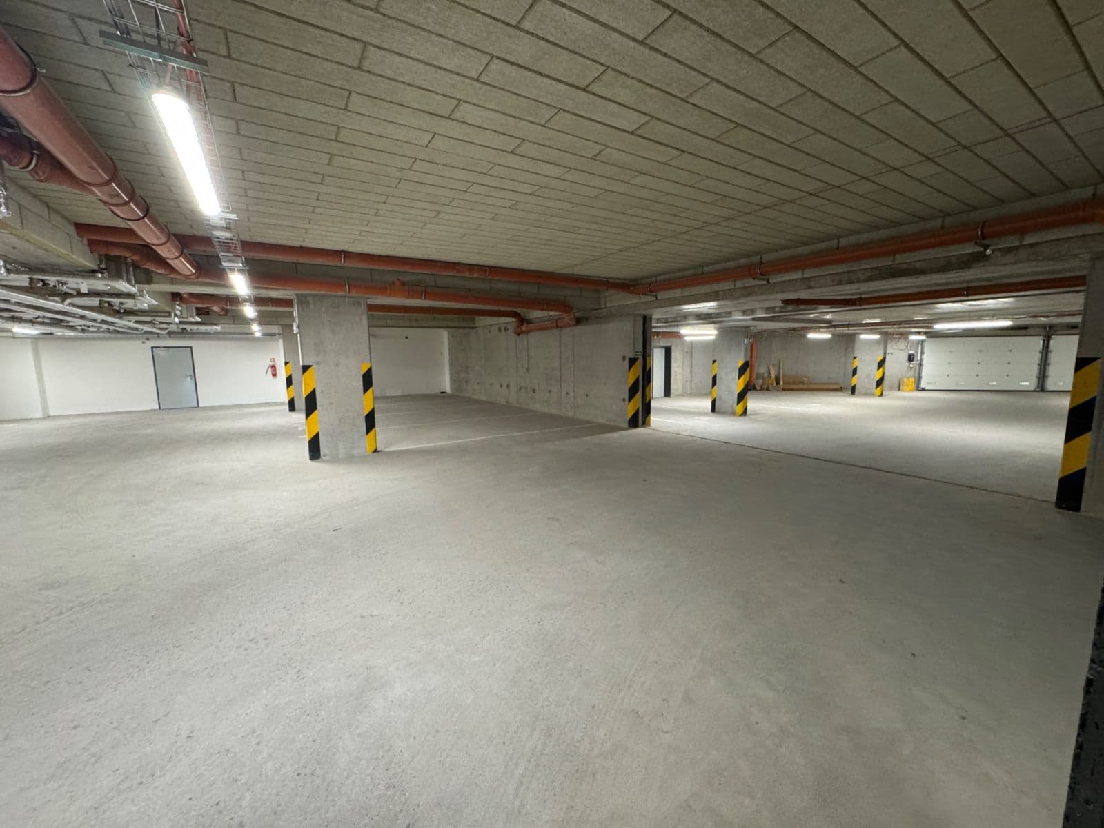 Pronájem garáže 13 m², Aloise Rašína, Olomouc, Olomoucký kraj Pronájem garáže 13 m², Aloise Rašína, Olomouc, Olomoucký kraj
