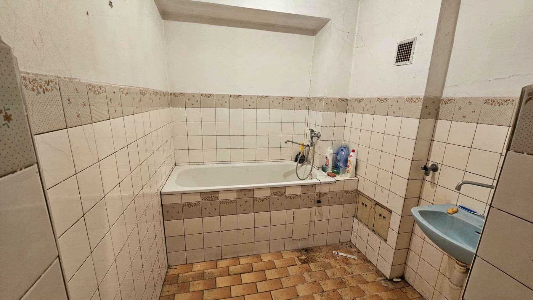 Prodej domu 212 m², pozemek 570 m², V Zahradách, Golčův Jeníkov, Kraj Vysočina Prodej domu 212 m², pozemek 570 m², V Zahradách, Golčův Jeníkov, Kraj Vysočina