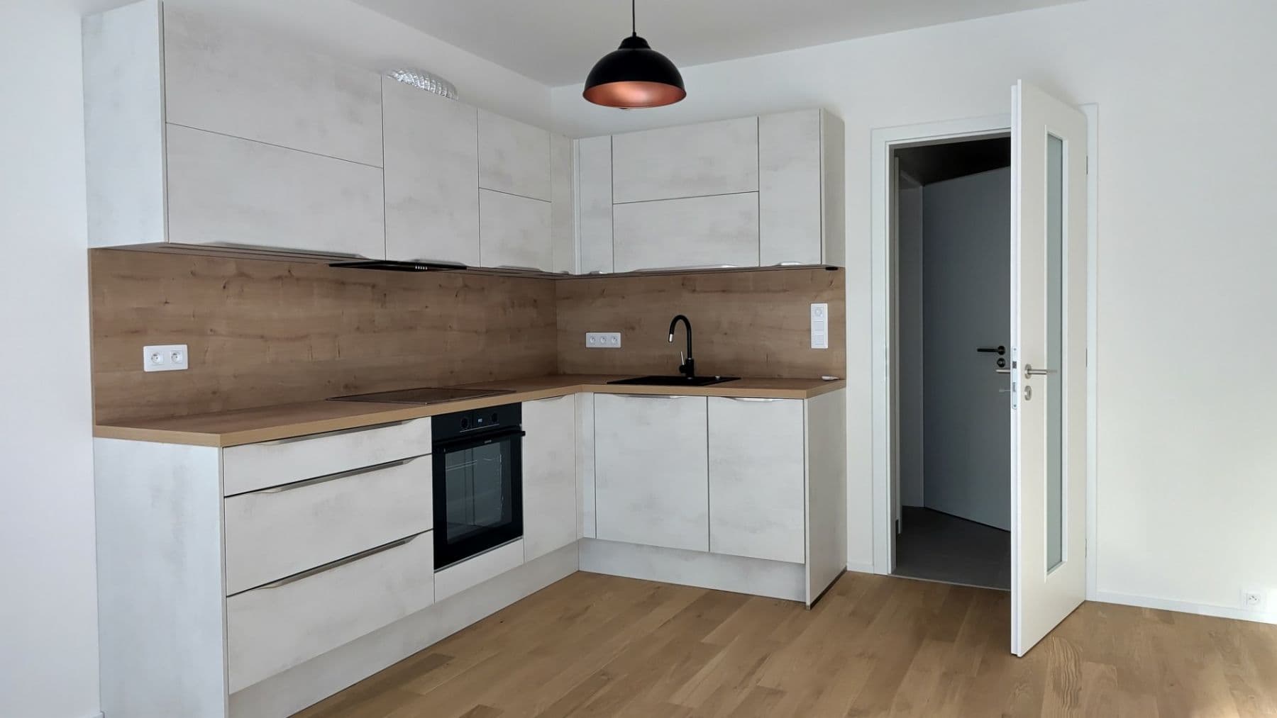 Pronájem bytu 1+kk 39 m², Radimova, Praha, Praha Pronájem bytu 1+kk 39 m², Radimova, Praha, Praha