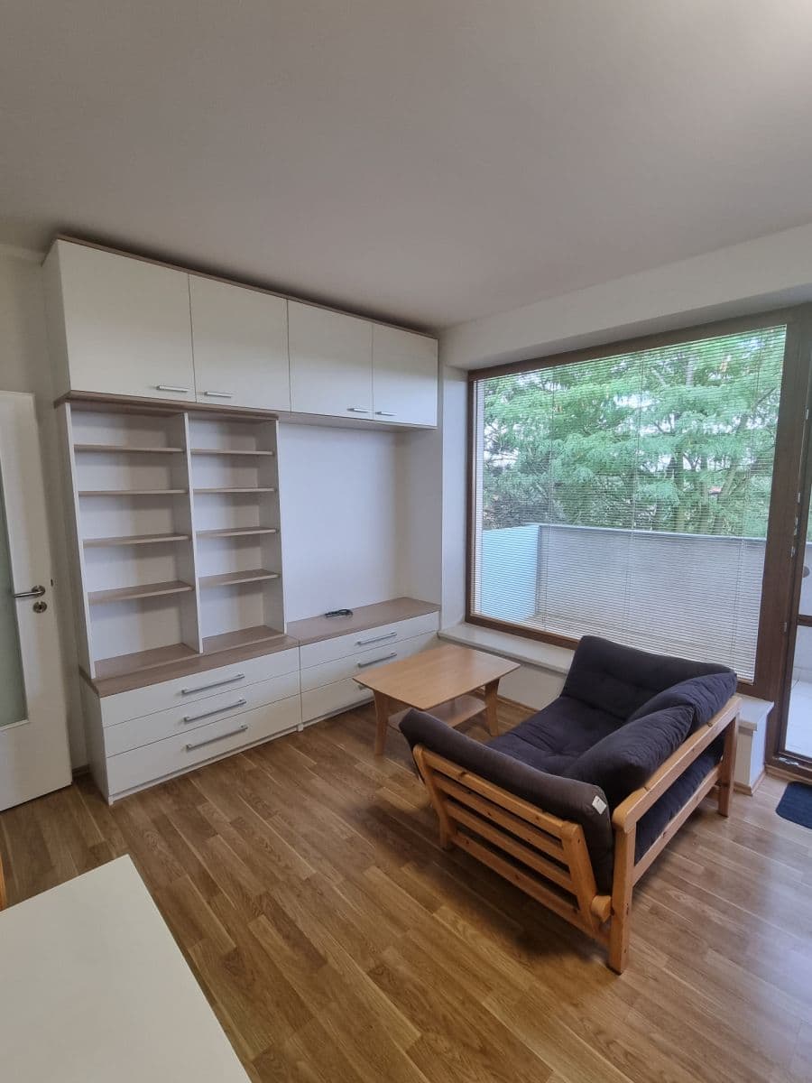Pronájem bytu 1+kk 35 m², Habrová, Měšice, Středočeský kraj Pronájem bytu 1+kk 35 m², Habrová, Měšice, Středočeský kraj