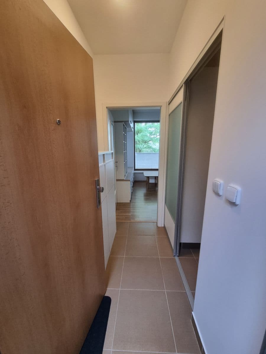 Pronájem bytu 1+kk 35 m², Habrová, Měšice, Středočeský kraj Pronájem bytu 1+kk 35 m², Habrová, Měšice, Středočeský kraj