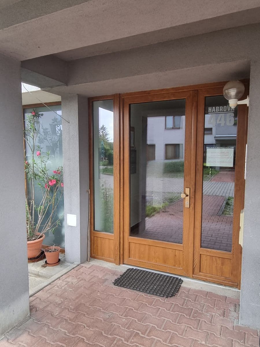 Pronájem bytu 1+kk 35 m², Habrová, Měšice, Středočeský kraj Pronájem bytu 1+kk 35 m², Habrová, Měšice, Středočeský kraj