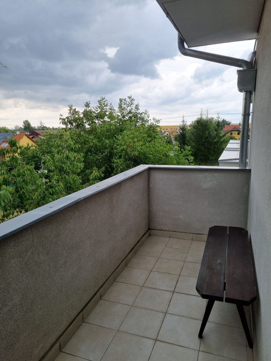 Pronájem bytu 1+kk 35 m², Habrová, Měšice, Středočeský kraj Pronájem bytu 1+kk 35 m², Habrová, Měšice, Středočeský kraj