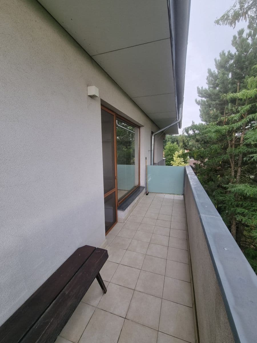 Pronájem bytu 1+kk 35 m², Habrová, Měšice, Středočeský kraj Pronájem bytu 1+kk 35 m², Habrová, Měšice, Středočeský kraj