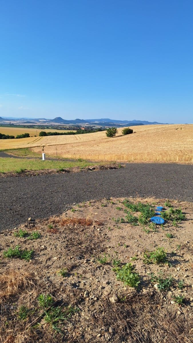 Pronájem pozemku 1.187 m², Líšťany, Ústecký kraj Pronájem pozemku 1.187 m², Líšťany, Ústecký kraj