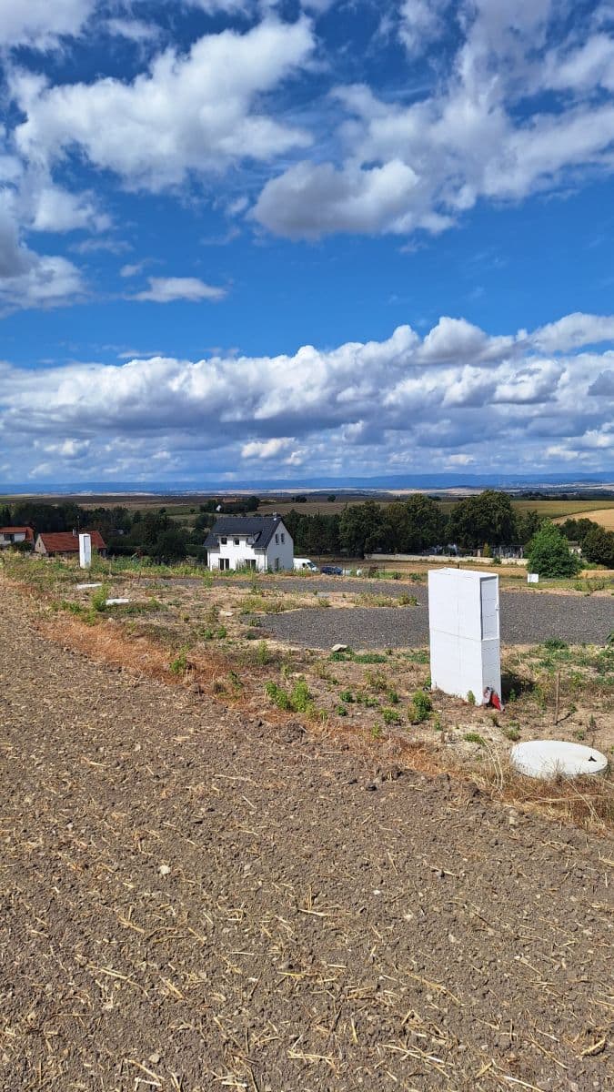 Pronájem pozemku 1.187 m², Líšťany, Ústecký kraj Pronájem pozemku 1.187 m², Líšťany, Ústecký kraj