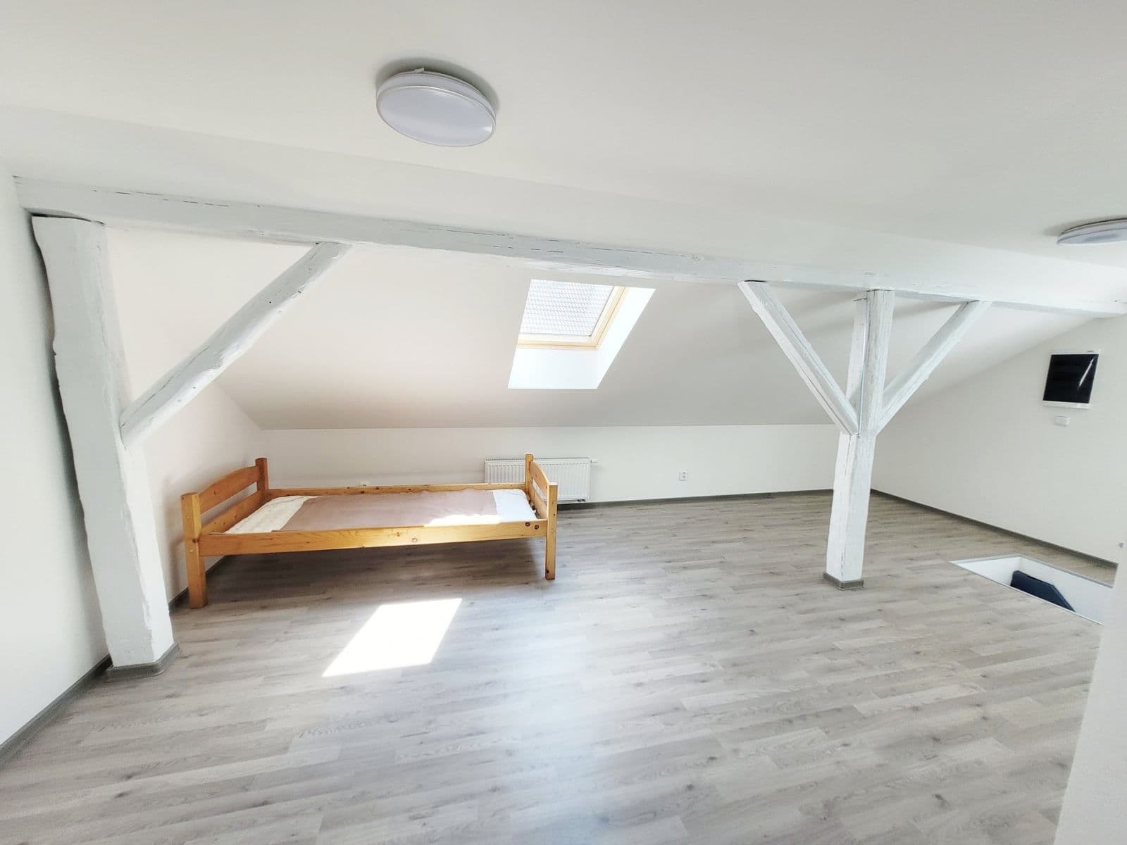 Pronájem bytu 1+kk 40 m², Sportovní, Kladno, Středočeský kraj Pronájem bytu 1+kk 40 m², Sportovní, Kladno, Středočeský kraj