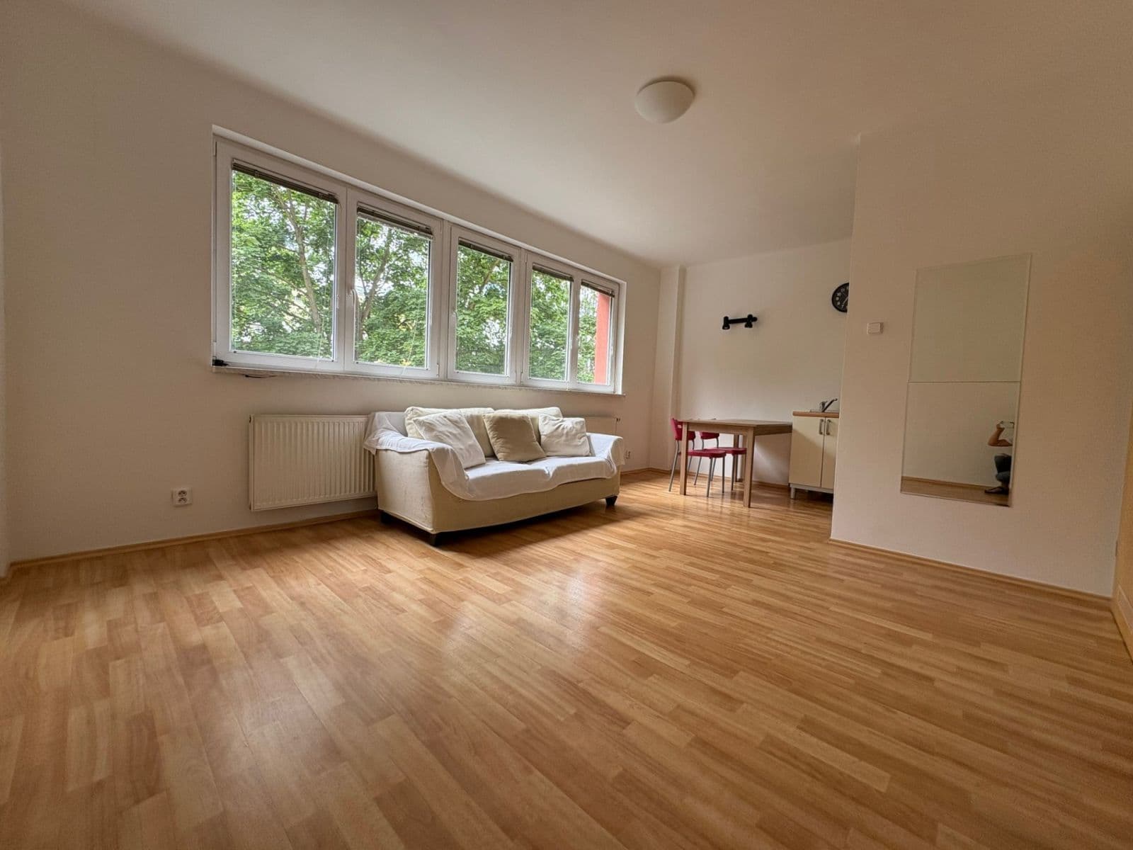 Pronájem bytu 2+kk 42 m², Humpolecká, Praha, Praha Pronájem bytu 2+kk 42 m², Humpolecká, Praha, Praha