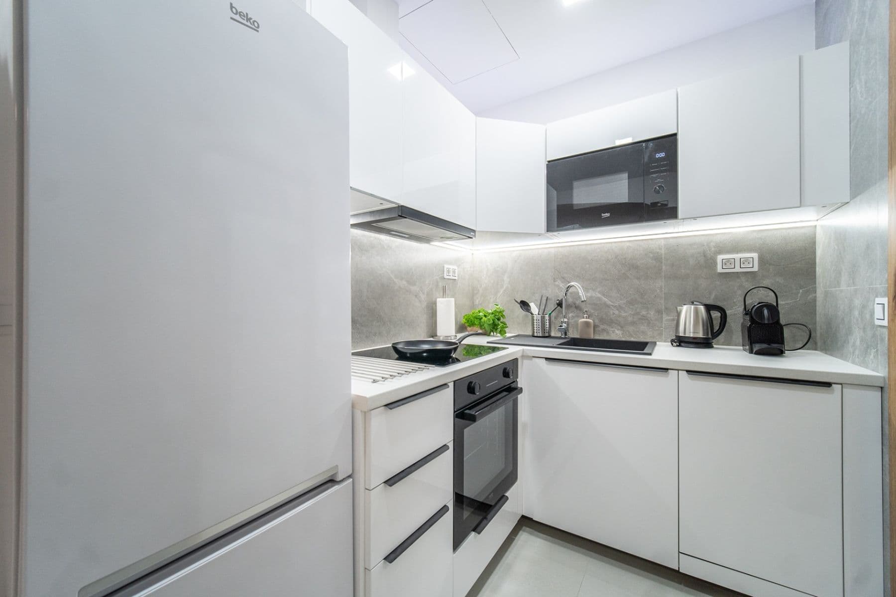 Pronájem bytu 2+1 39 m², Sokolovská, Praha, Praha Pronájem bytu 2+1 39 m², Sokolovská, Praha, Praha