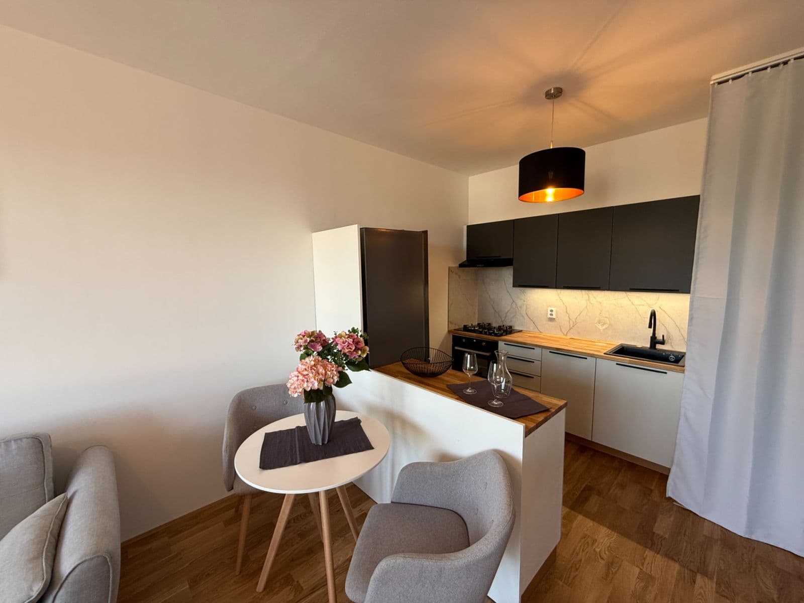Prodej bytu 2+kk 46 m², Pelušková, Praha, Praha Prodej bytu 2+kk 46 m², Pelušková, Praha, Praha
