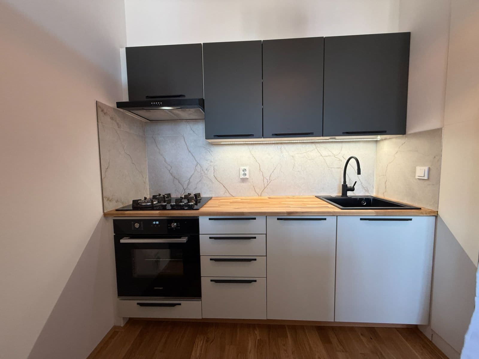 Prodej bytu 2+kk 46 m², Pelušková, Praha, Praha Prodej bytu 2+kk 46 m², Pelušková, Praha, Praha