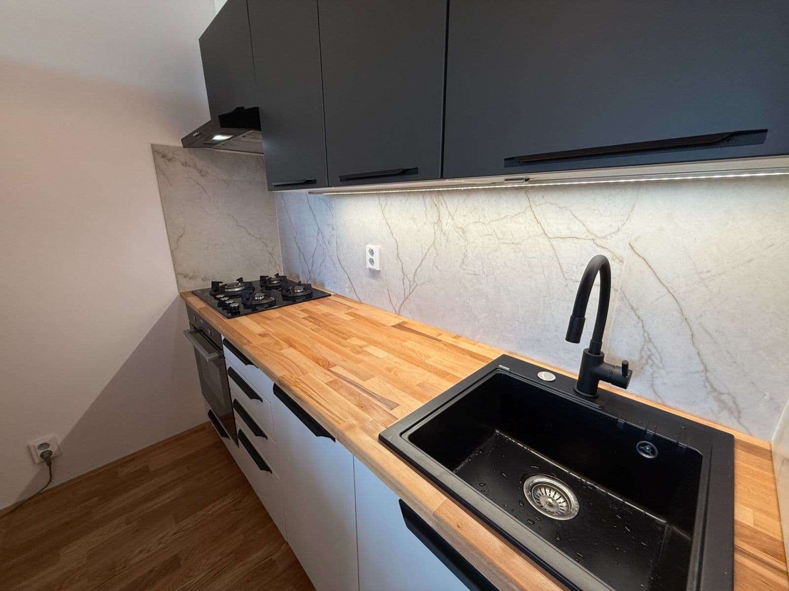 Prodej bytu 2+kk 46 m², Pelušková, Praha, Praha Prodej bytu 2+kk 46 m², Pelušková, Praha, Praha