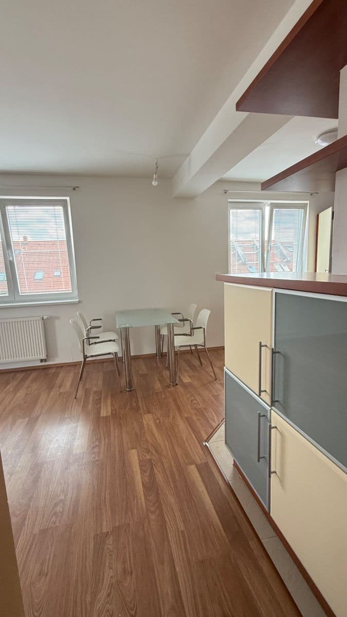 Pronájem bytu 3+kk 82 m², Formánkova, Tišnov, Jihomoravský kraj Pronájem bytu 3+kk 82 m², Formánkova, Tišnov, Jihomoravský kraj