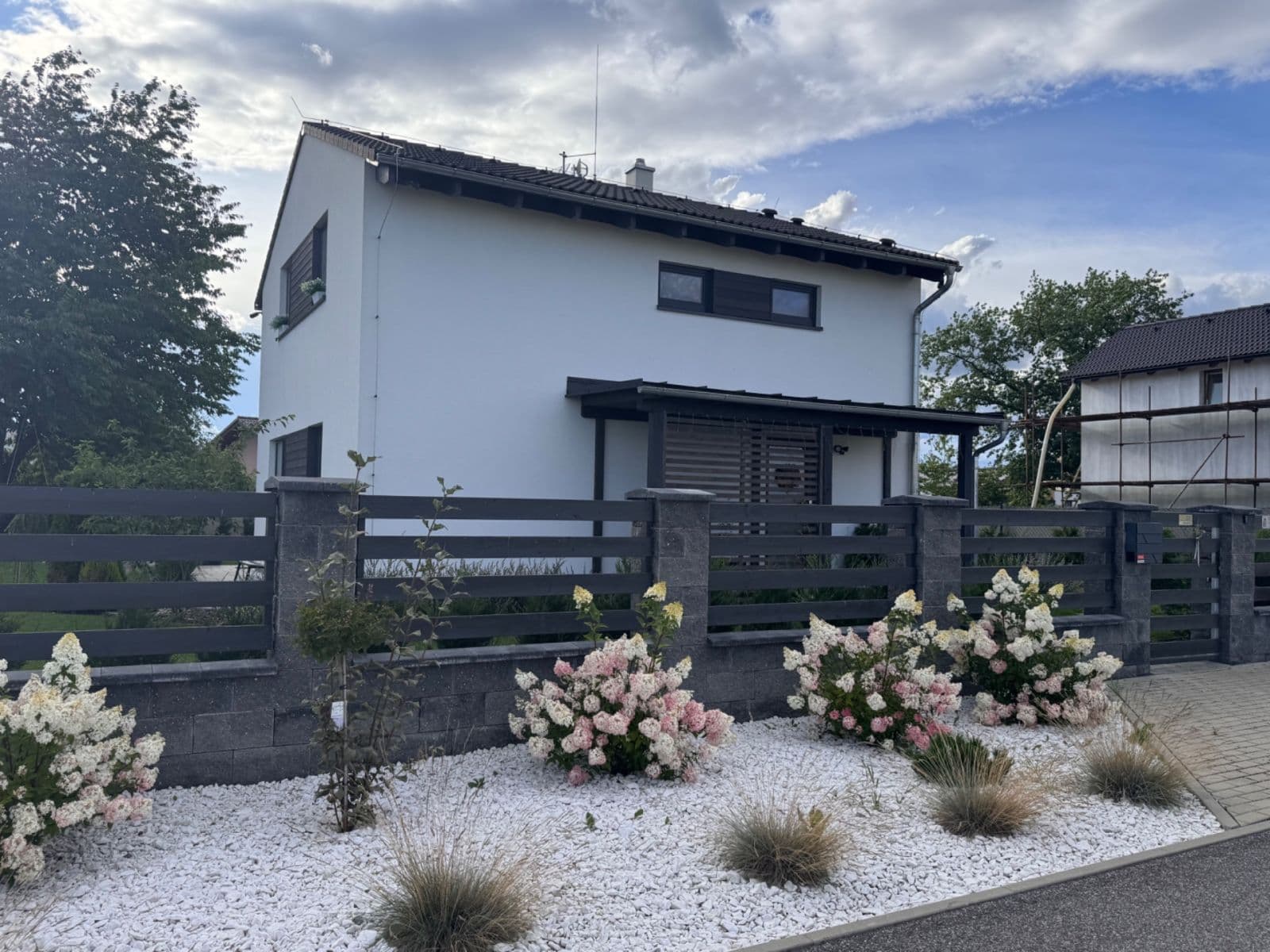 Prodej domu 117 m², pozemek 948 m², Mezi Alejemi, Mnichovo Hradiště, Středočeský kraj Prodej domu 117 m², pozemek 948 m², Mezi Alejemi, Mnichovo Hradiště, Středočeský kraj