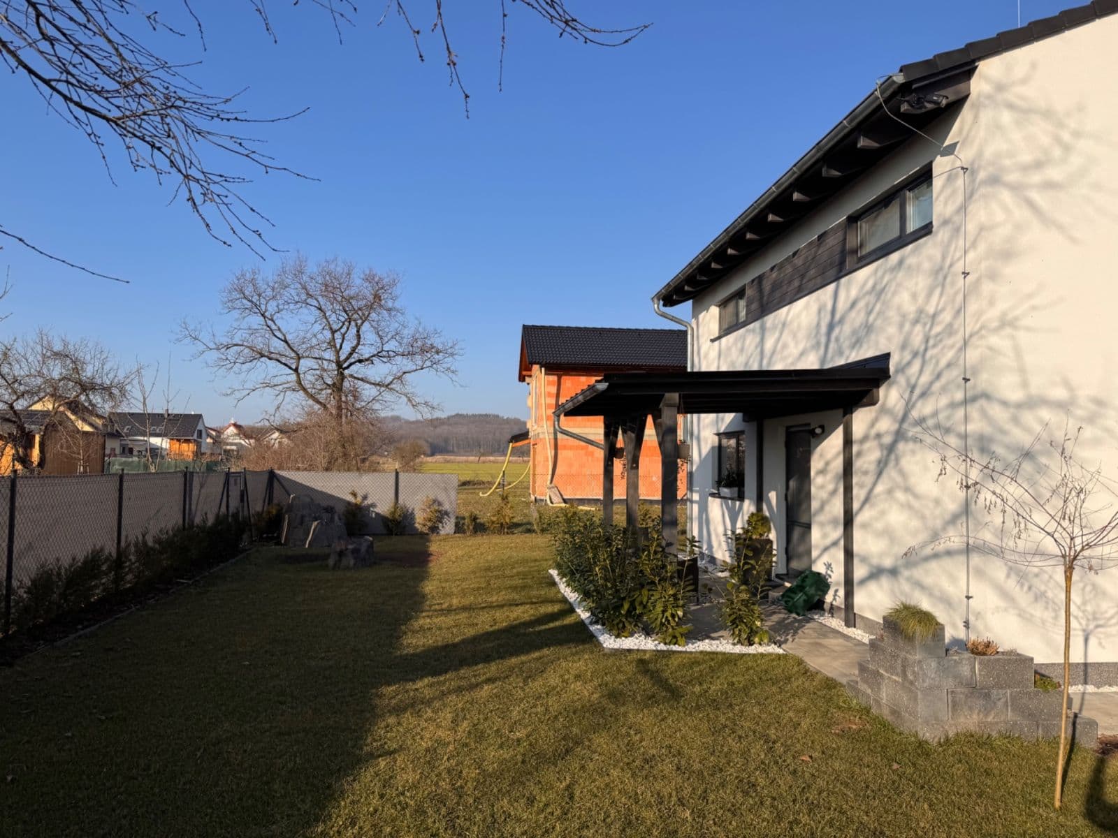 Prodej domu 117 m², pozemek 948 m², Mezi Alejemi, Mnichovo Hradiště, Středočeský kraj Prodej domu 117 m², pozemek 948 m², Mezi Alejemi, Mnichovo Hradiště, Středočeský kraj