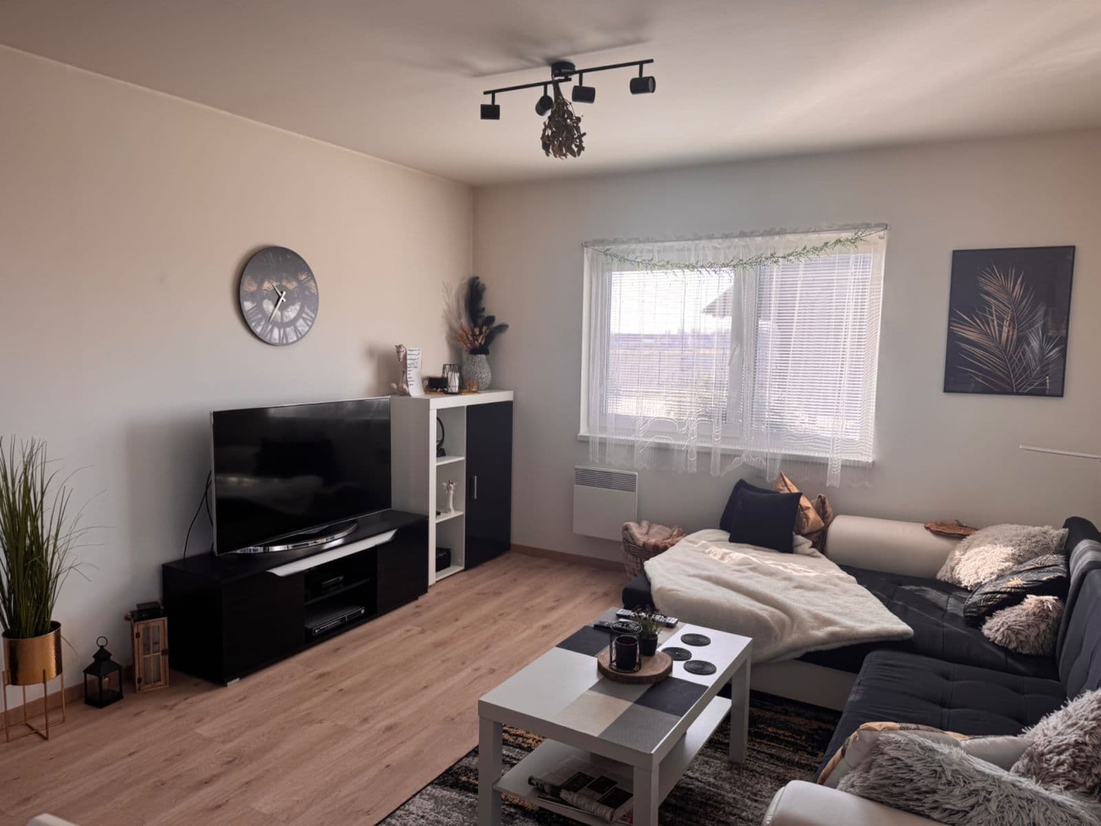 Prodej domu 117 m², pozemek 948 m², Mezi Alejemi, Mnichovo Hradiště, Středočeský kraj Prodej domu 117 m², pozemek 948 m², Mezi Alejemi, Mnichovo Hradiště, Středočeský kraj