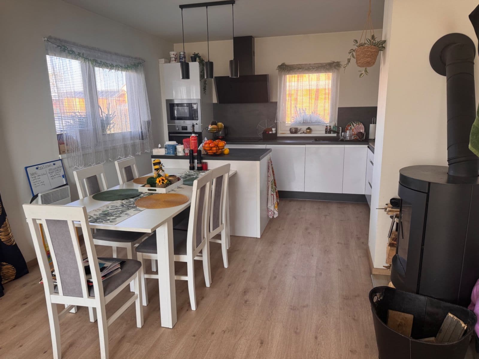 Prodej domu 117 m², pozemek 948 m², Mezi Alejemi, Mnichovo Hradiště, Středočeský kraj Prodej domu 117 m², pozemek 948 m², Mezi Alejemi, Mnichovo Hradiště, Středočeský kraj