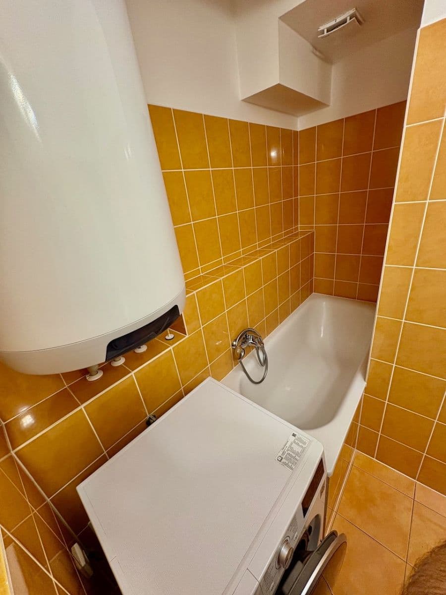 Pronájem bytu 3+kk 64 m², Ecksteinova, Chýně, Středočeský kraj Pronájem bytu 3+kk 64 m², Ecksteinova, Chýně, Středočeský kraj