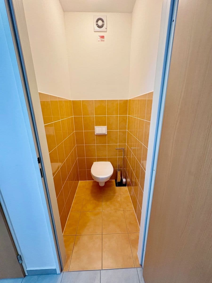 Pronájem bytu 3+kk 64 m², Ecksteinova, Chýně, Středočeský kraj Pronájem bytu 3+kk 64 m², Ecksteinova, Chýně, Středočeský kraj