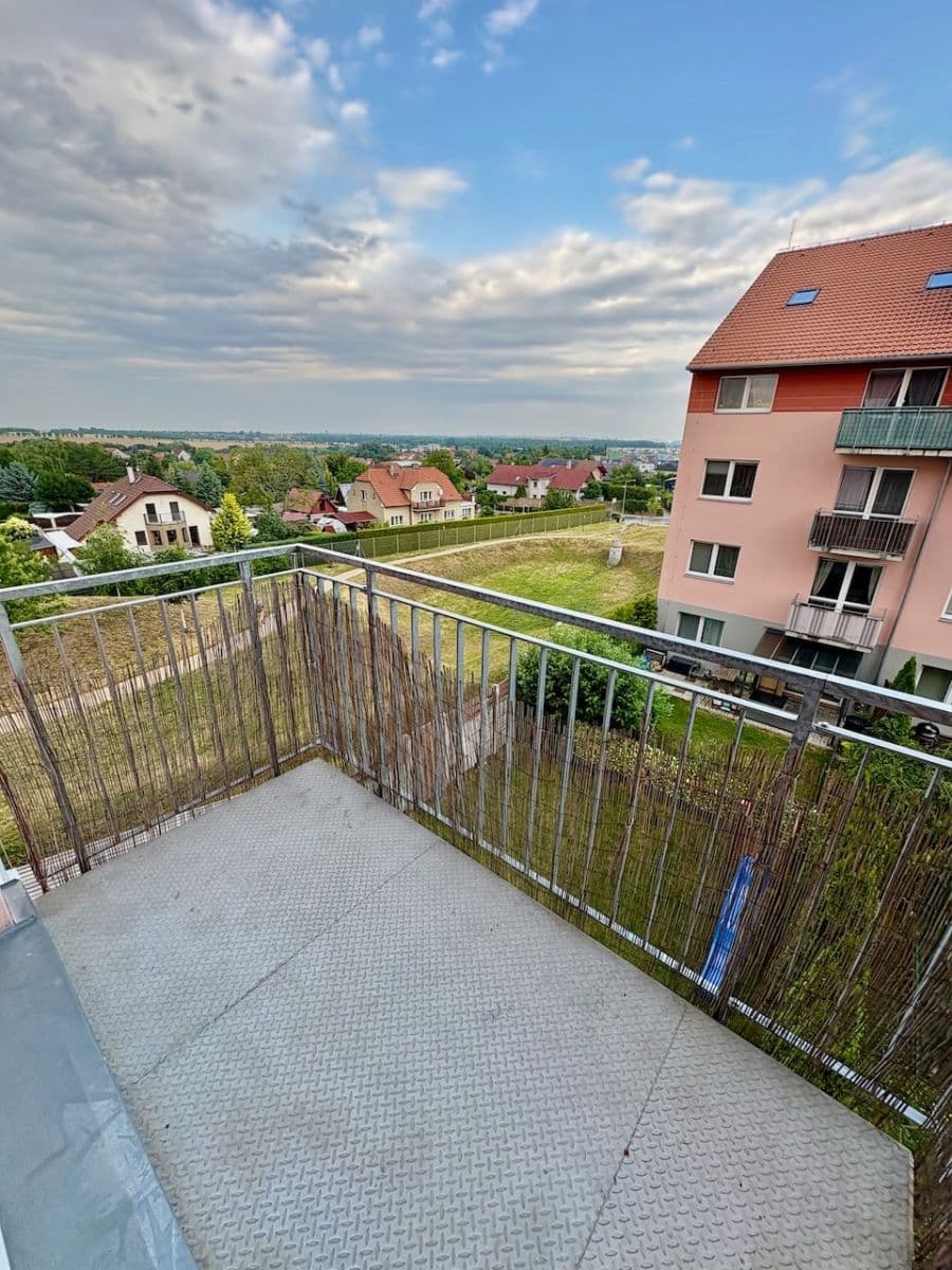 Pronájem bytu 3+kk 64 m², Ecksteinova, Chýně, Středočeský kraj Pronájem bytu 3+kk 64 m², Ecksteinova, Chýně, Středočeský kraj
