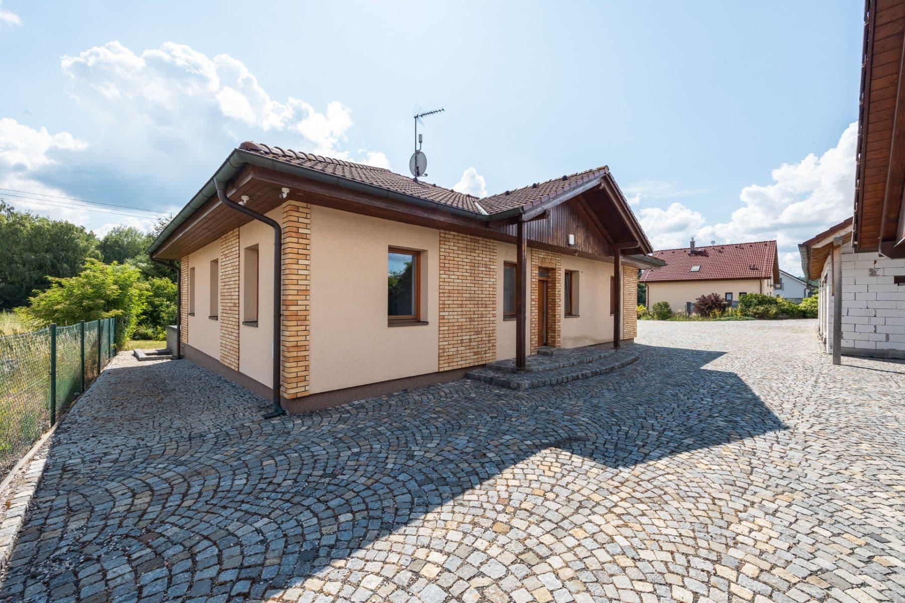 Prodej domu 122 m², pozemek 3.901 m², U brůdku, Lužná, Středočeský kraj Prodej domu 122 m², pozemek 3.901 m², U brůdku, Lužná, Středočeský kraj