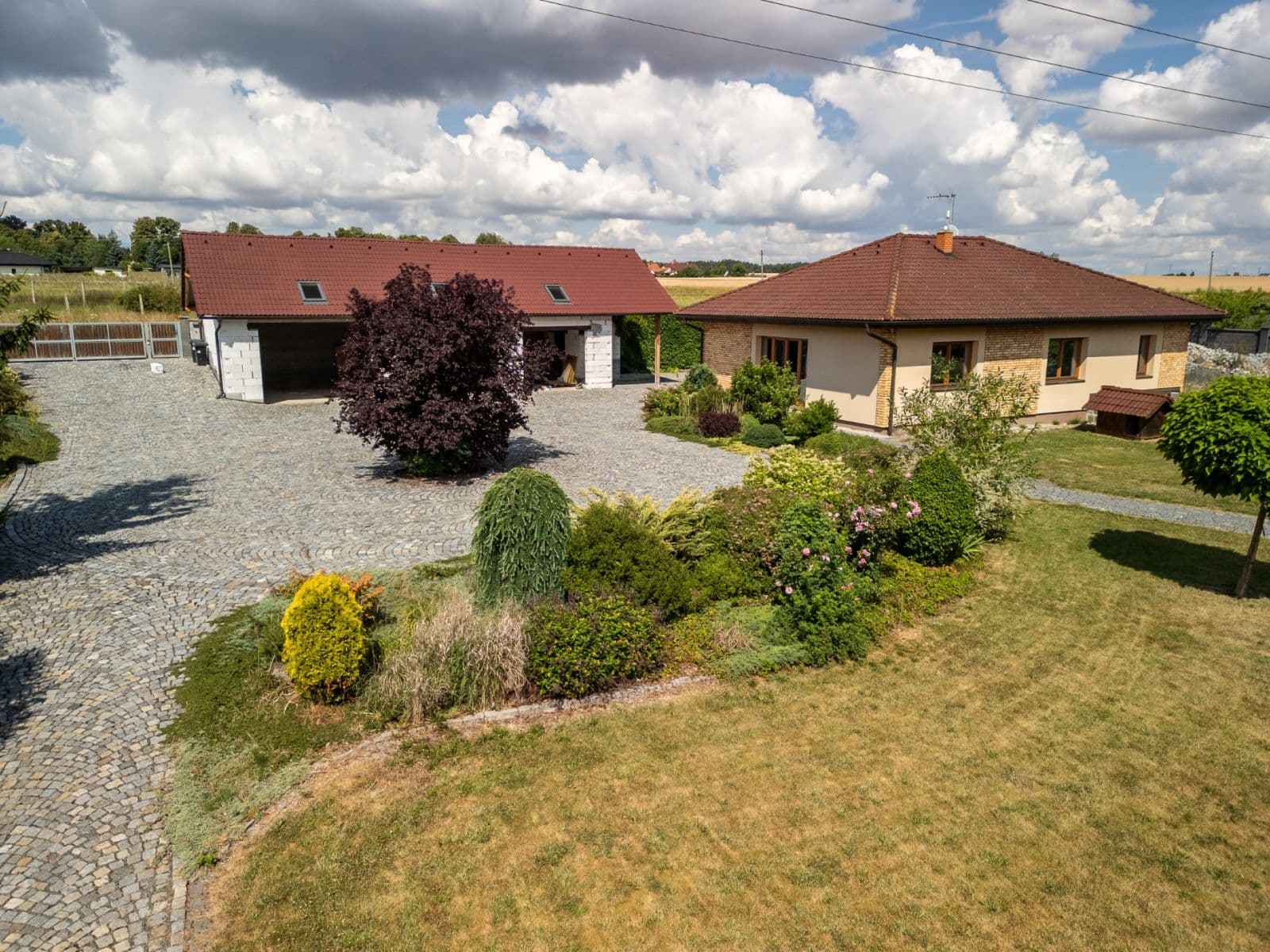 Prodej domu 122 m², pozemek 3.901 m², U brůdku, Lužná, Středočeský kraj Prodej domu 122 m², pozemek 3.901 m², U brůdku, Lužná, Středočeský kraj